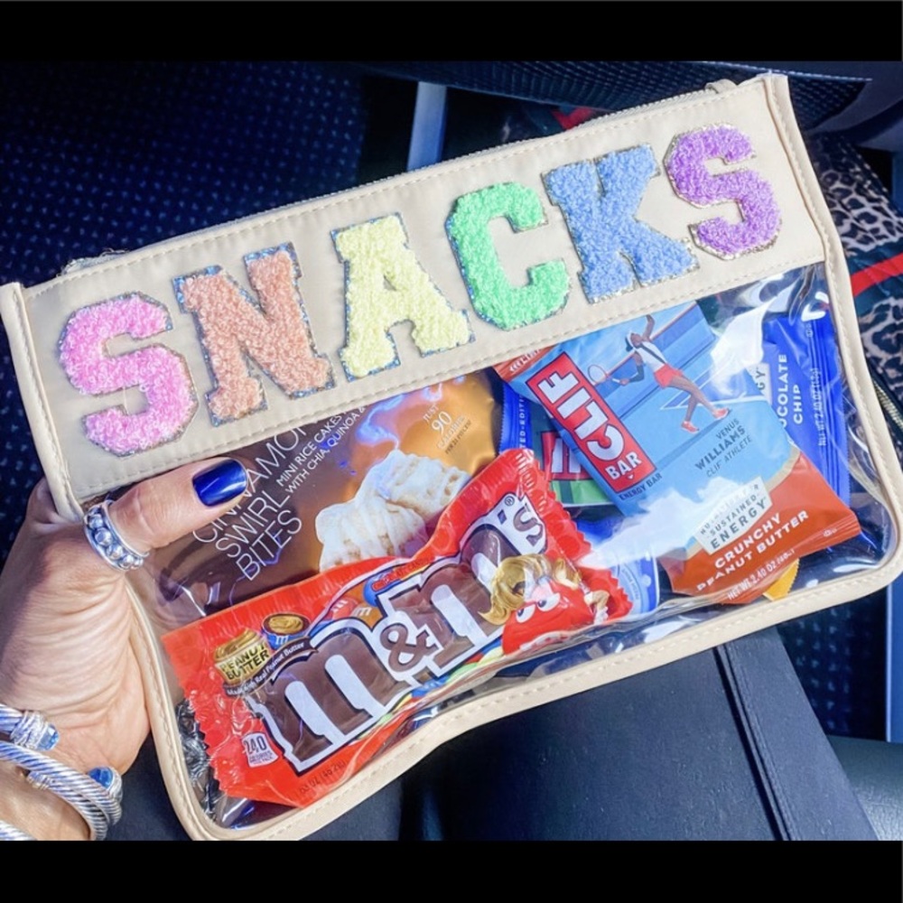 Snack pouch New. You will get random color pouches   I have different colors